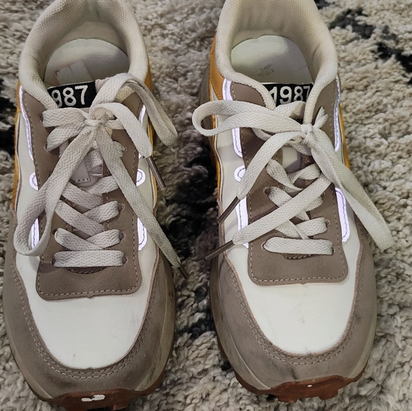 Shoes - Picture 2 of 3